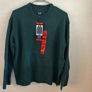 Women’s Gap sweater